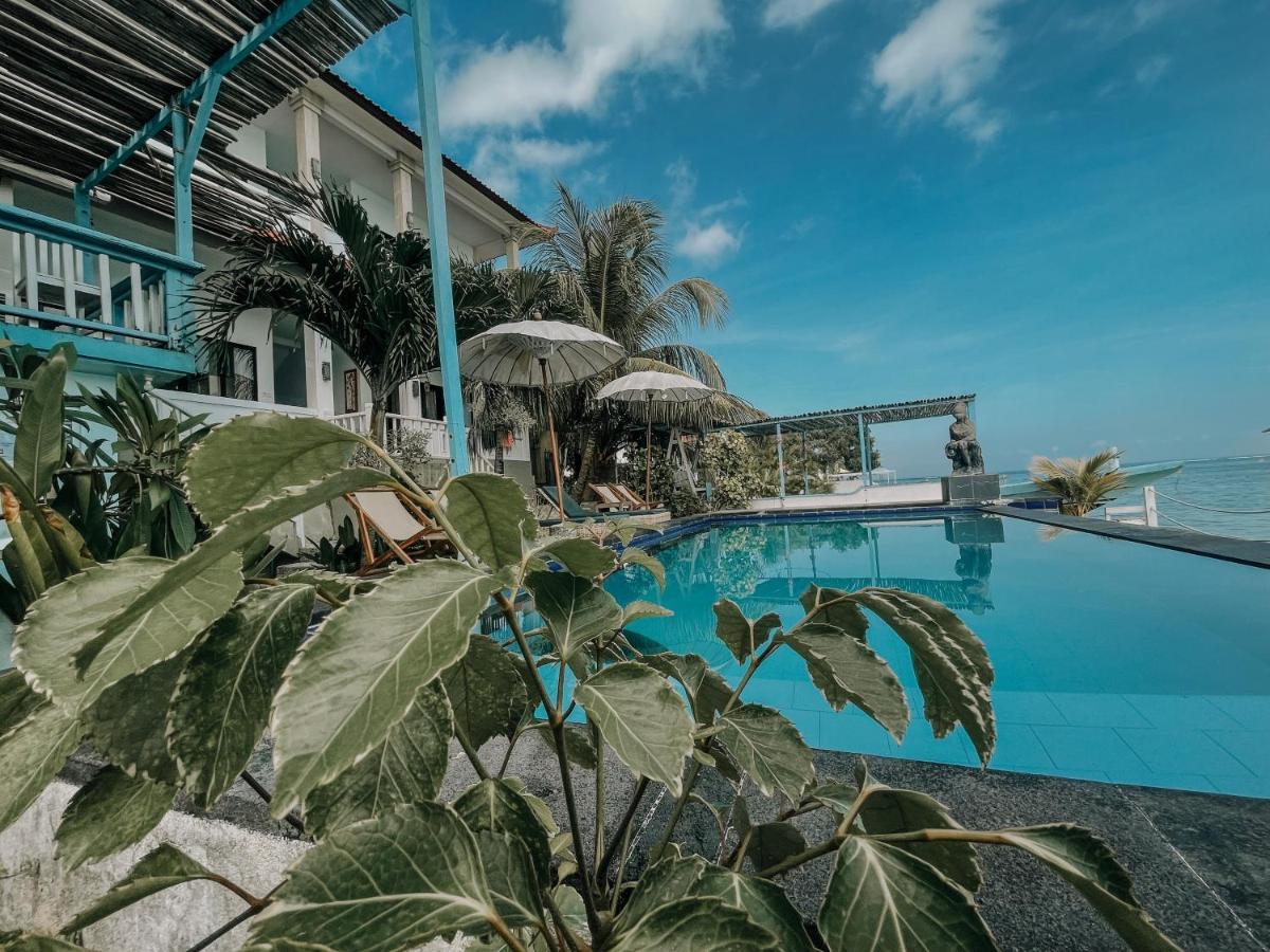 ออโรรา บีชวิว Hotel นูซาเลมโบงัน ภายนอก รูปภาพ