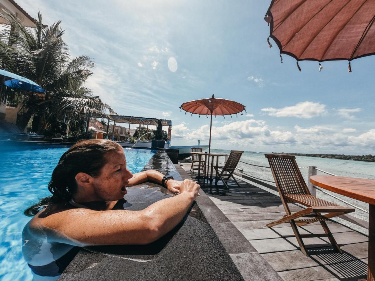 ออโรรา บีชวิว Hotel นูซาเลมโบงัน ภายนอก รูปภาพ